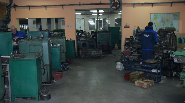 workers_600                                  
